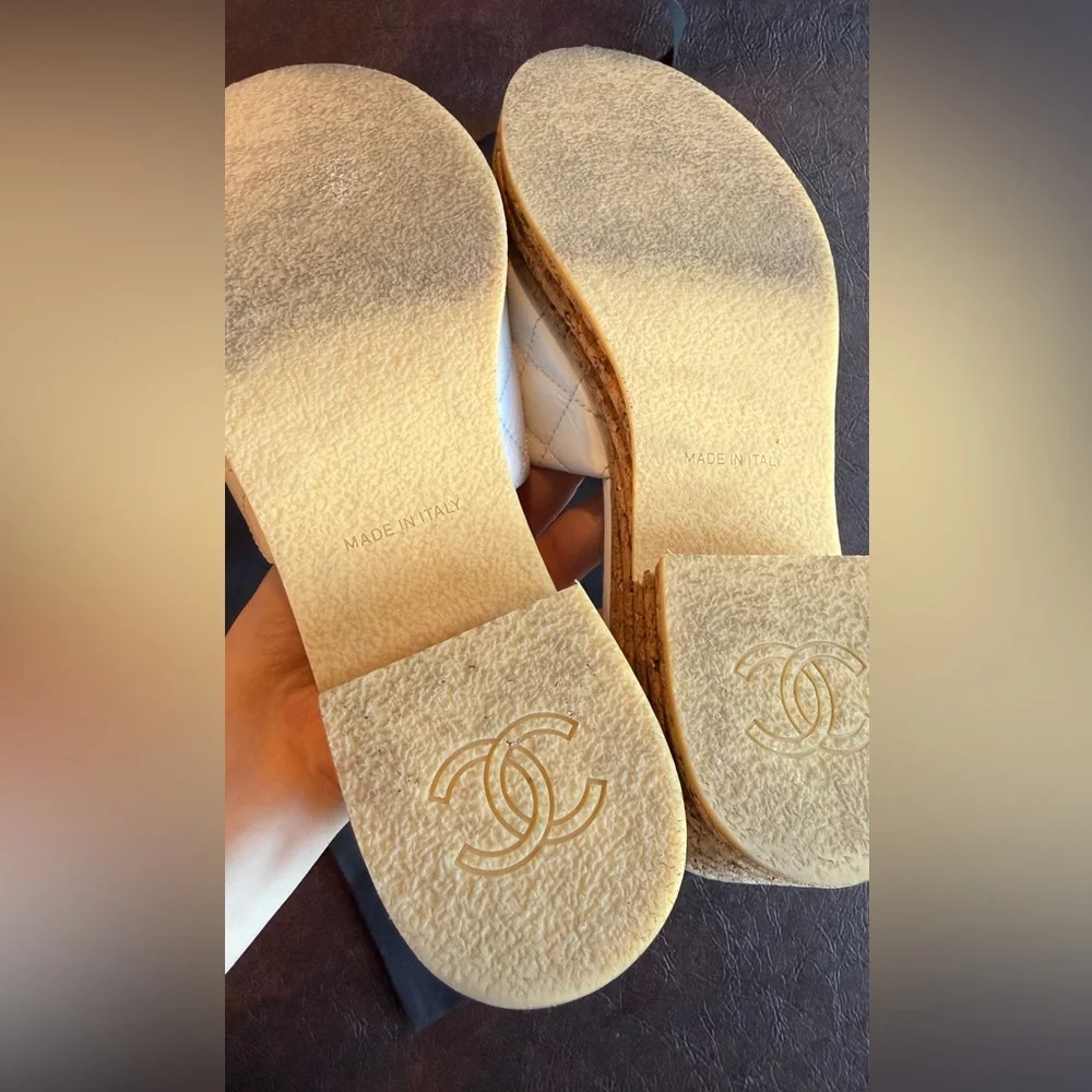 🤍Chanel🤍25C Patent Leather and Cork Heeled Sandals